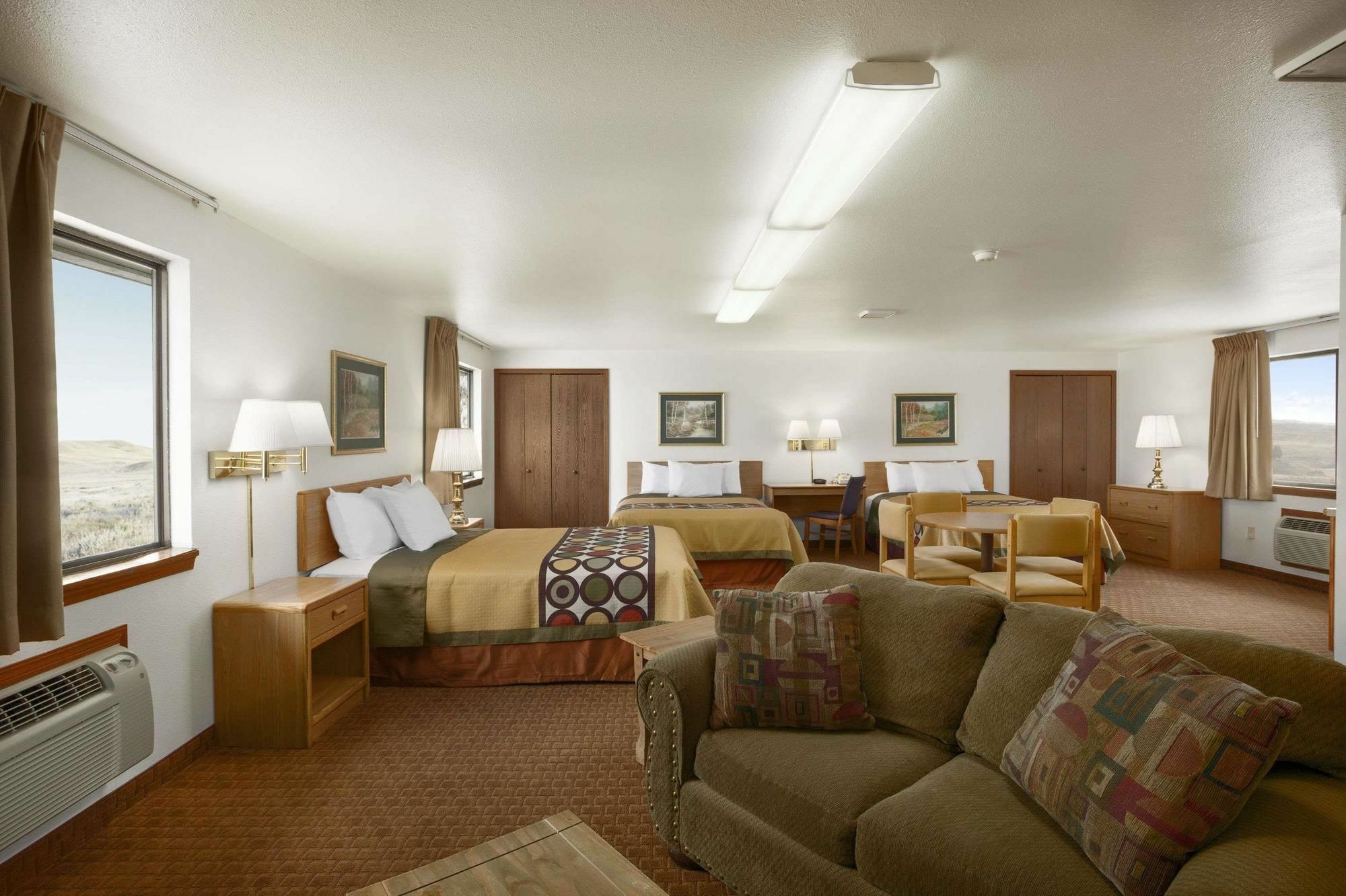 Hotel Super 8 By Wyndham Cody Esterno foto